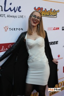 ynotcams2018_redcarpet060